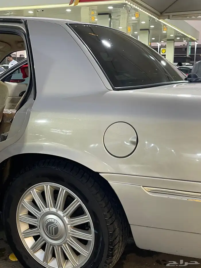 فورد ماركيز 2010 6