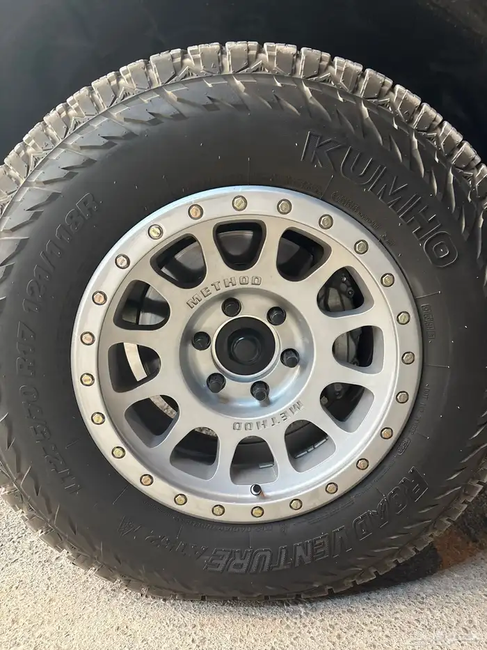 جنوط ميثود اصلية مقاس 17 مع كفرات كومهو نص حجري 23 0