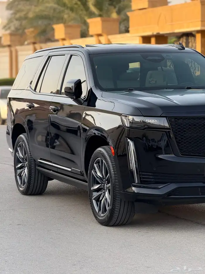 اسكاليد 23 اسود قصير بلاك اديشن 8