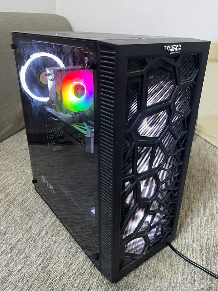 كمبيوتر مكتبي PC بي سي بيسي قيمنق العاب لابتوب لاب توب 0