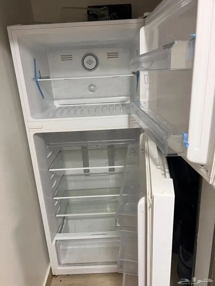 كنب وشاشةومجالس وثلاجةوغسالة مواعين وغسالة ملابس وغرفة نوم 5