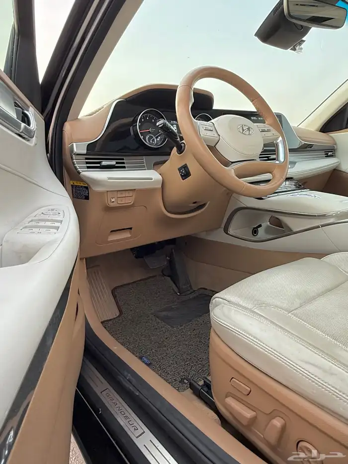 ازيرا 2020 بنوراما فل كامل داخل ابيض بحالة الوكاله للبيع 21