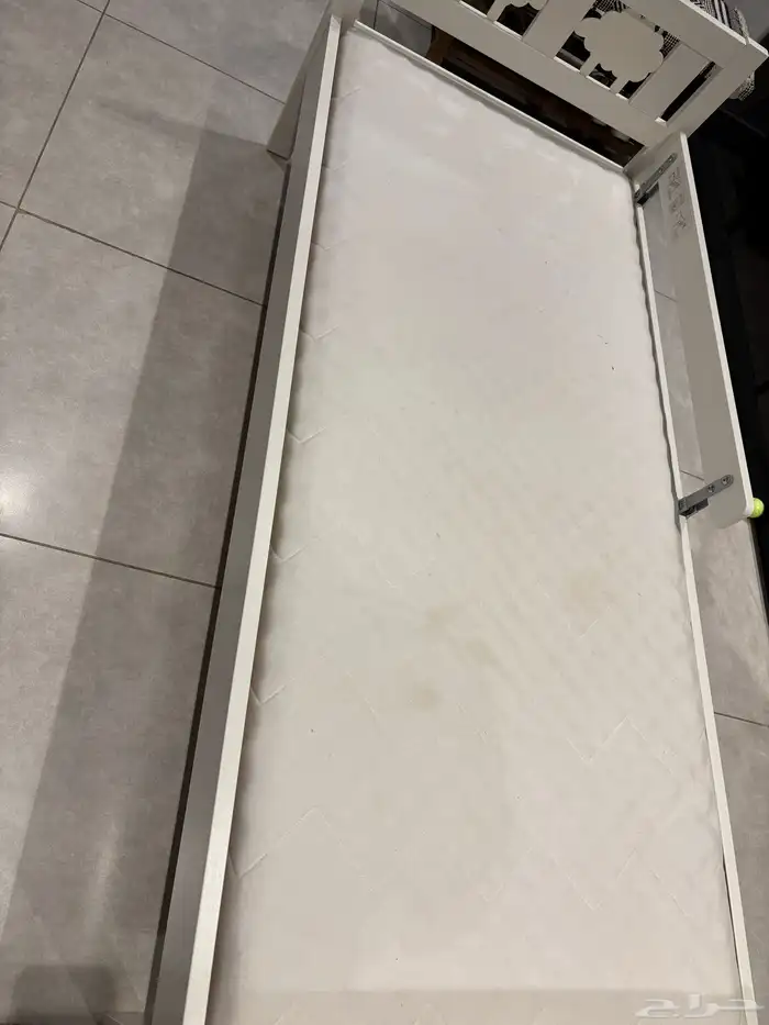 سرير أطفال من IKEA للبيع 0