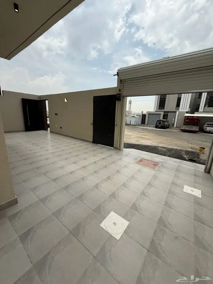 للبيع شقه ارضيه بحوش وشقه علويه بسطح حي الزهور المحاله ابها 6