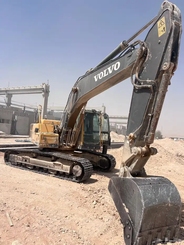 بكلين بكلينات للإيجار اعمل حفر وترحيل 0