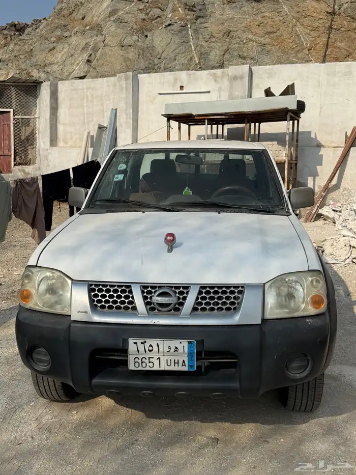 سيارة نيسان 2014 استمارة و فحص تامين جاهز سعر 32 الف 0