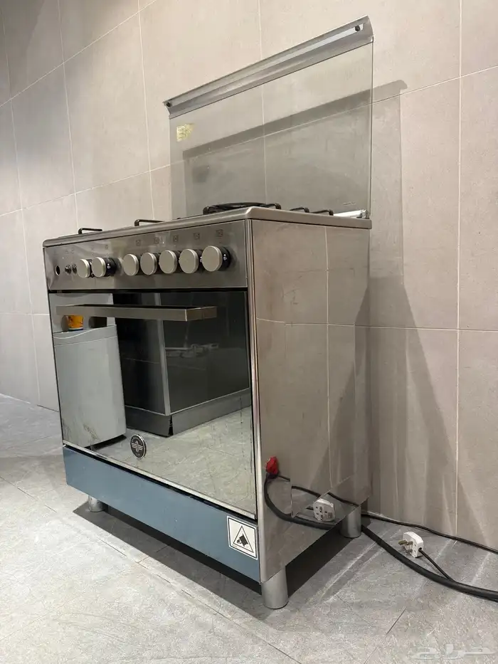 فرن غاز بحالة ممتازة جدا ونظيف جدا 13