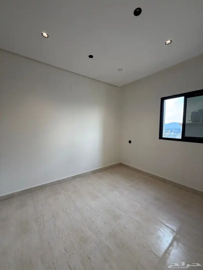 للبيع شقه دوبلكس تشطيب VIP ف ابها حي المنسك 15