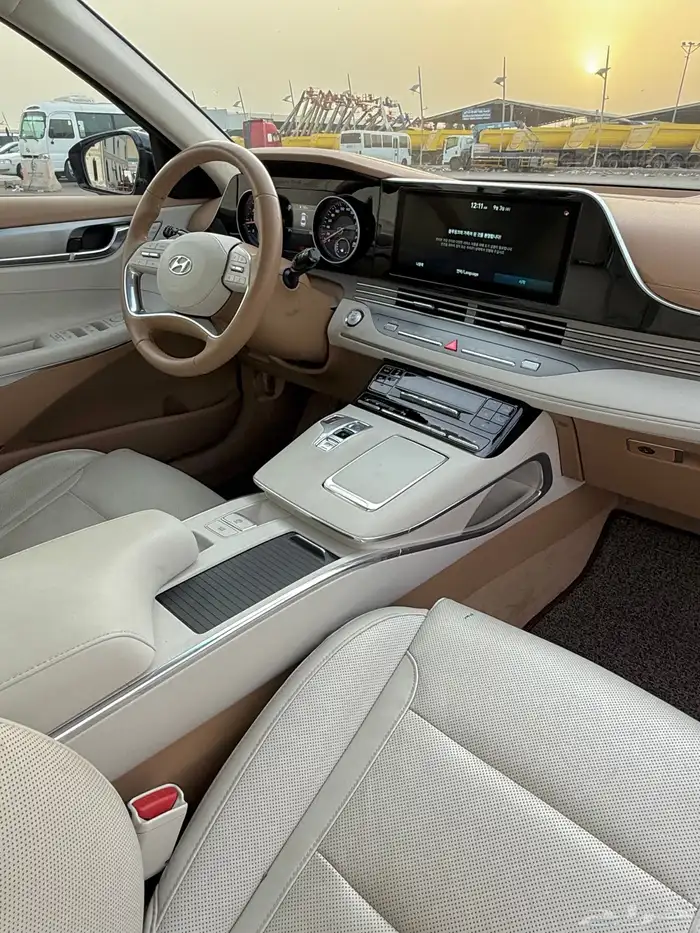 ازيرا 2020 بنوراما فل كامل داخل ابيض بحالة الوكاله للبيع 12