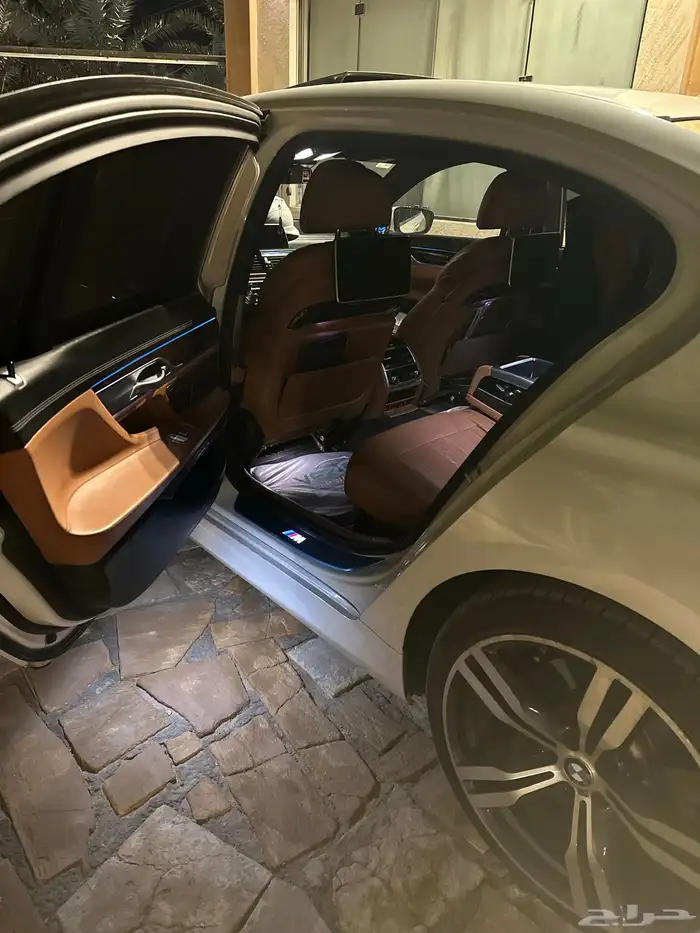 bmw 740li M بحالة الوكالة 24