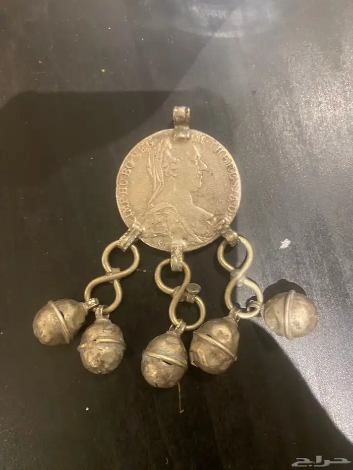 عقد قديم للعرائس بالعملة النمساوية عمره فوق 70 سنة 1