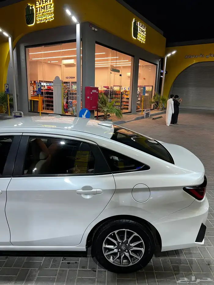 للبيع تويوتا يارس 2023 وكاله شرط 5