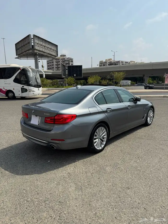 بي ام 530 فل 2017 ماشي 126 الف كيلو قمه في النظافه 40