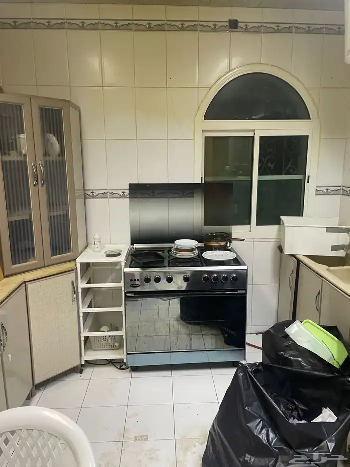 دولايب غرف نوم  اسرة دورين ايكيا  فرن  مطبخ 10