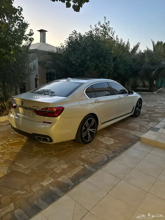 bmw 740li M بحالة الوكالة 22