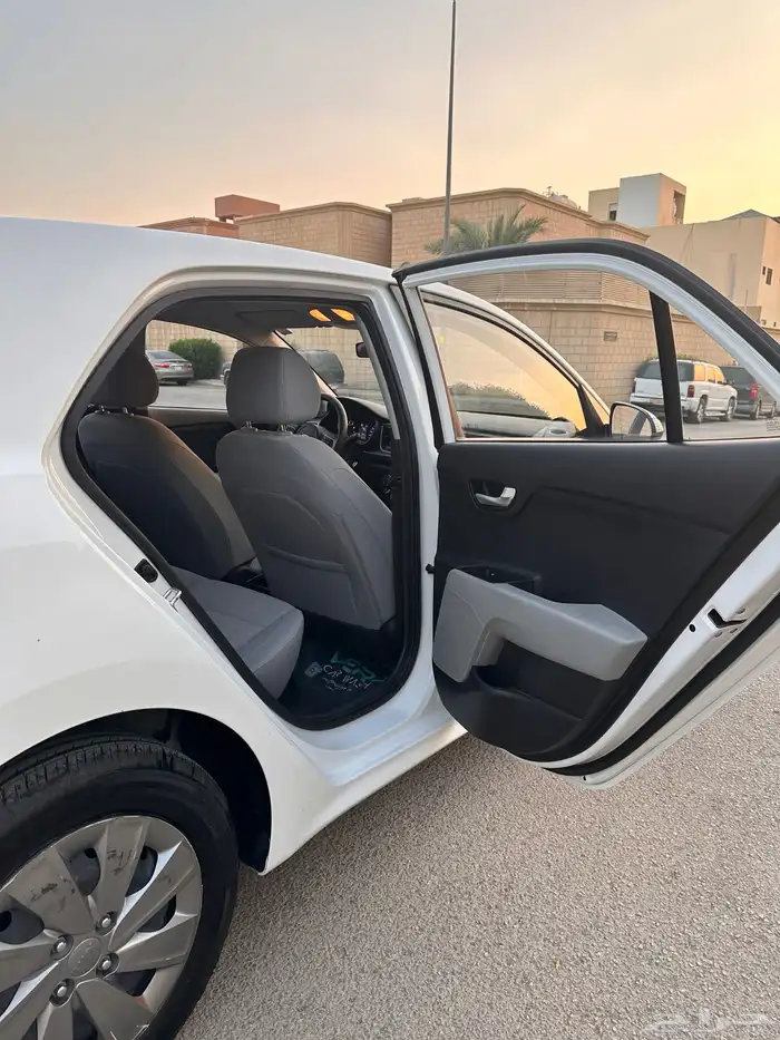 ريو هاتشباك 2020 8