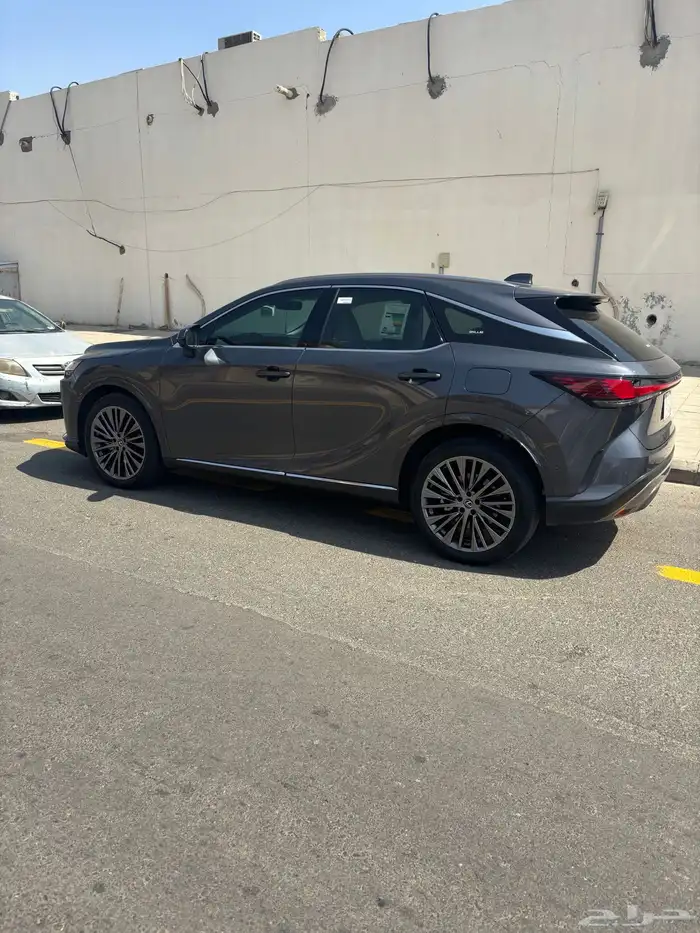 لكزس RX 2025 فل كامل للتازل او للبيع 9