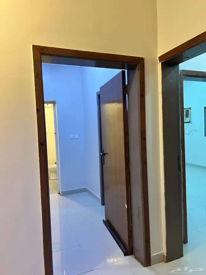 شقه للإيجار غرفتين وحامين ومدخلين 8