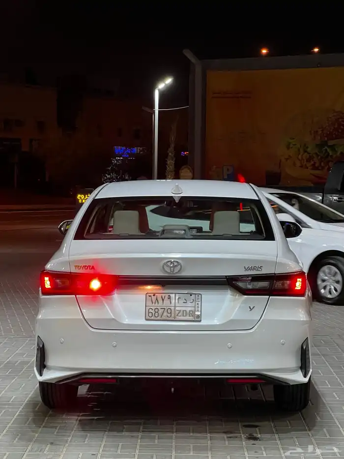 للبيع تويوتا يارس 2023 وكاله شرط 9