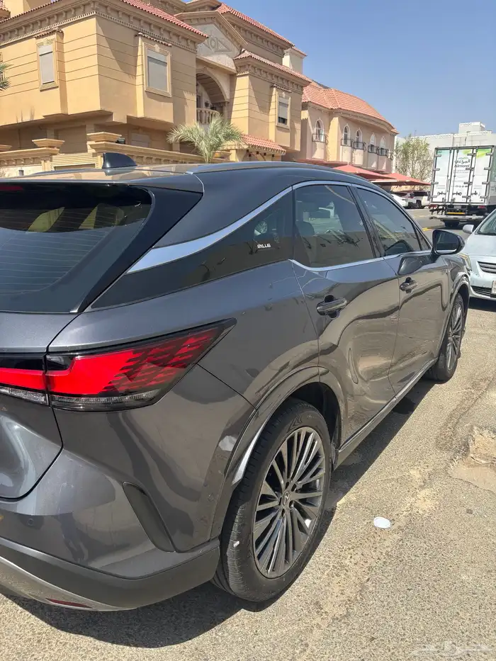 لكزس RX 2025 فل كامل للتازل او للبيع 1