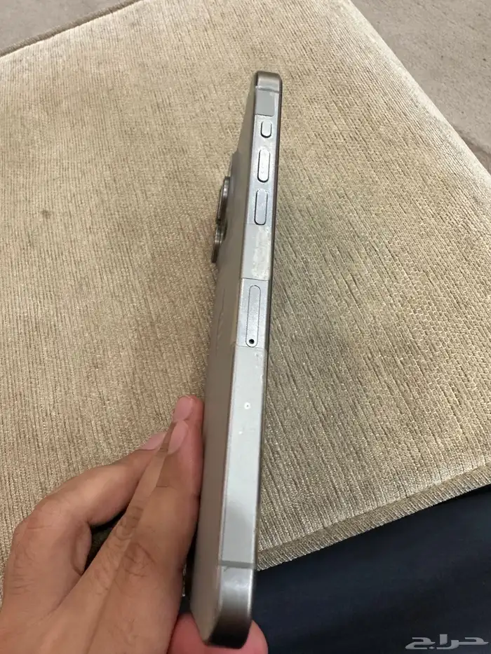 ايفون 15 برو ماكس تيانيوم طبيعي للبيع 3