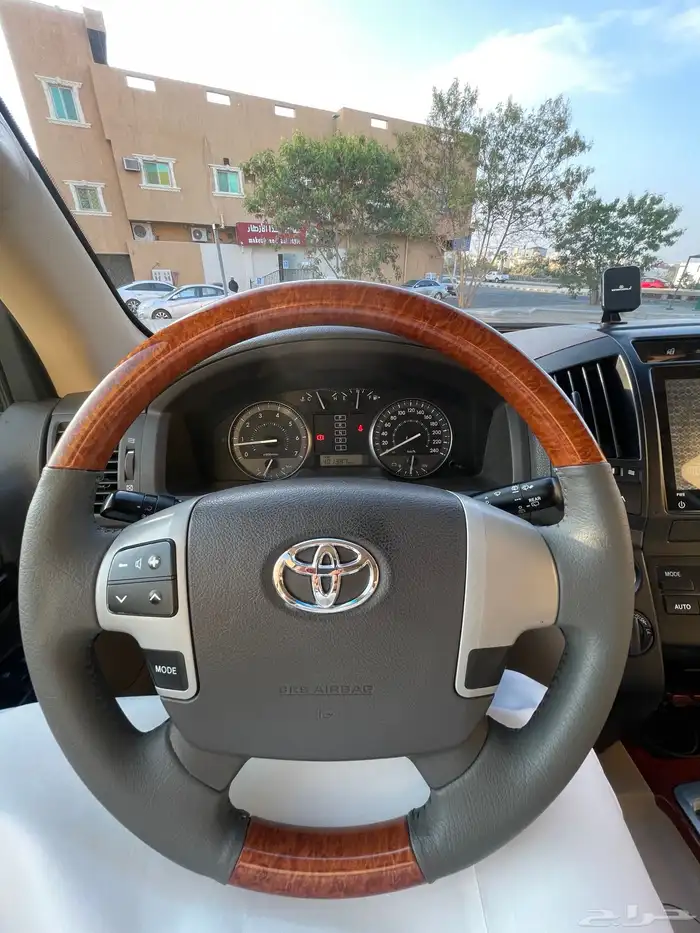 للبيع لاندكروزر جكسار بريمي 2014 16