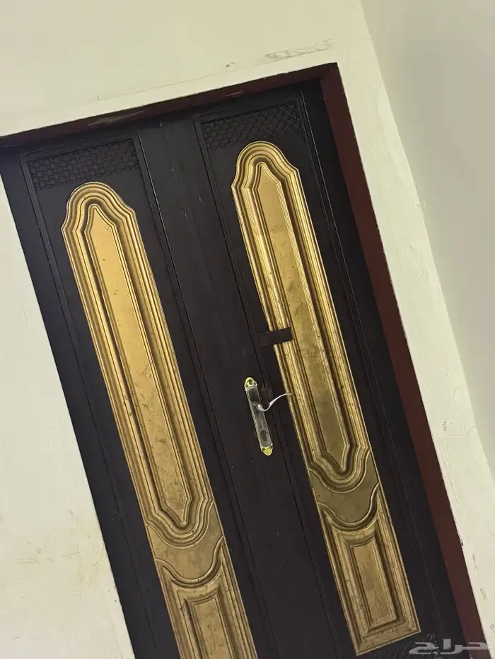 7 أبواب للبيع سعر الواحد 400 قابل لتفاوض تواصل 1