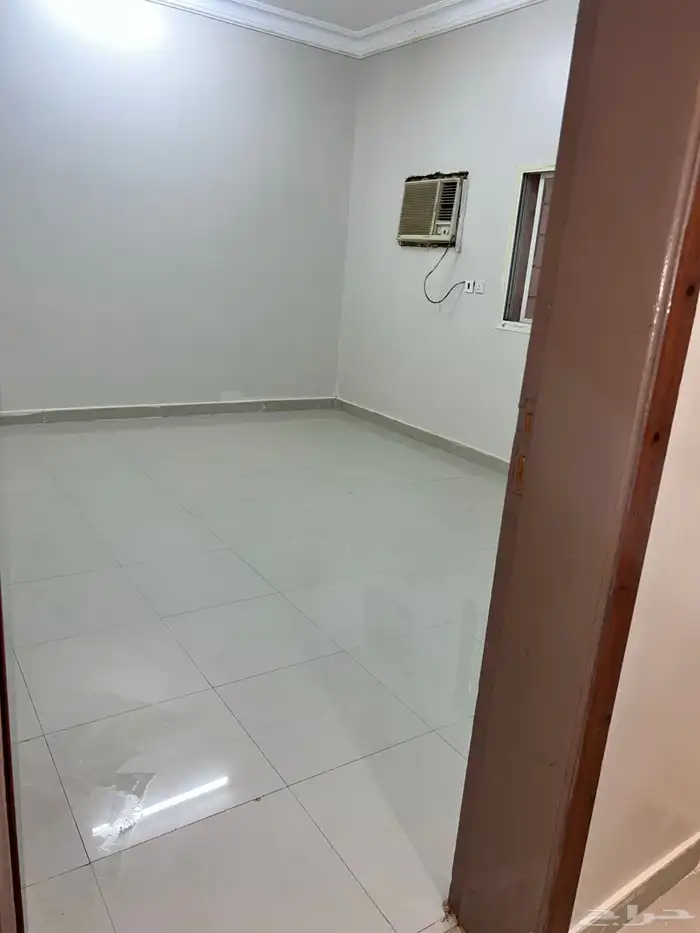 شقه للإيجار غرفتين وحامين ومدخلين 3