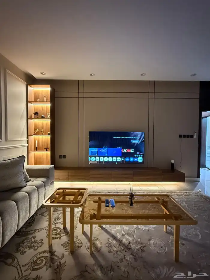 شقة غرفه وصاله جديده مودرن مؤثثه موقع مميز 0