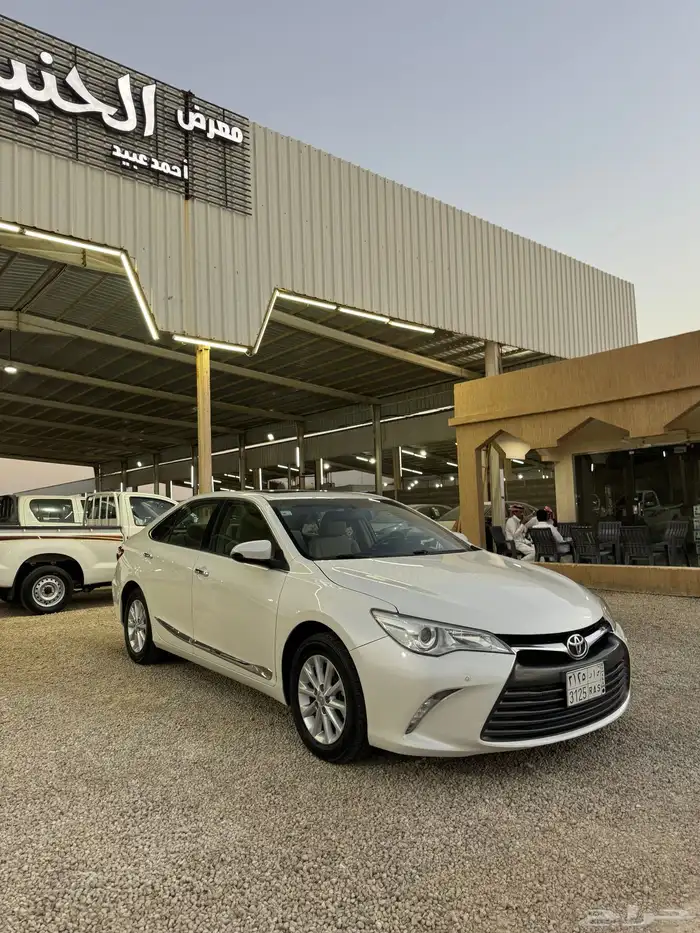 تويوتا كامري 2017 فل كامل GLX سعودي اللون ابيض عداد 278 الف 3