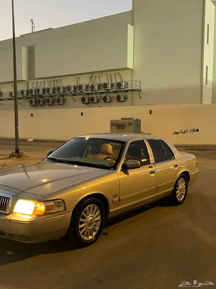 فورد ماركيز 2010 11