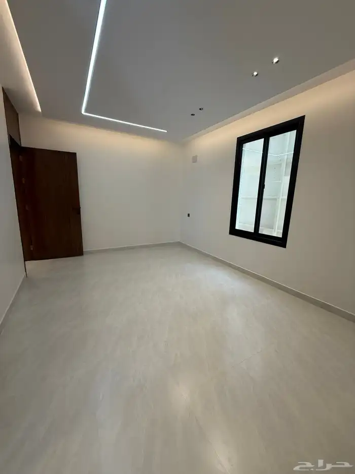 للبيع شقه ارضيه بحوش وشقه علويه بسطح حي الزهور المحاله ابها 28