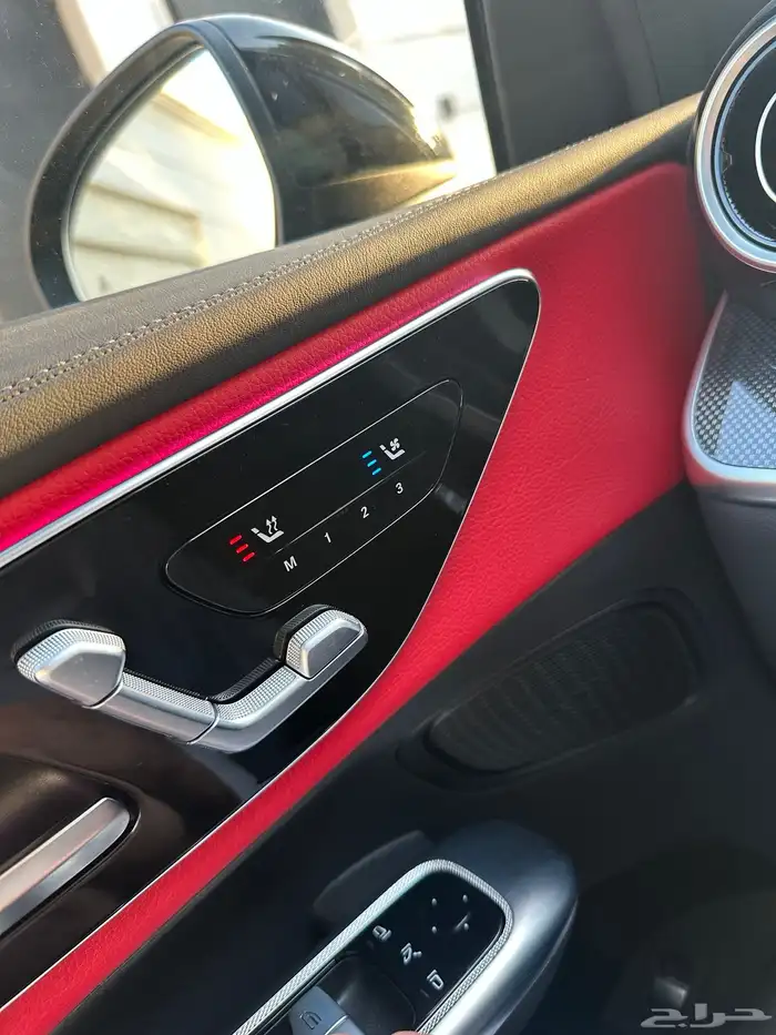 مرسيدس GLC300 AMG موديل 2025 شبه جديد وبضمان الجفالي 15