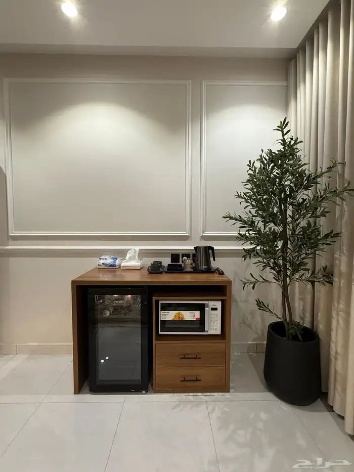 شقة غرفه وصاله جديده مودرن مؤثثه موقع مميز 3