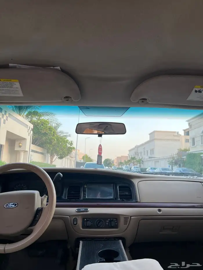 فورد كراون فكتوريا 2011 ممشى قليل 3