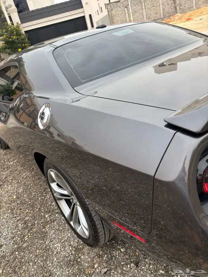 دوج تشالنجر 2022 R T لوحات دبي موجود في الرياض 14