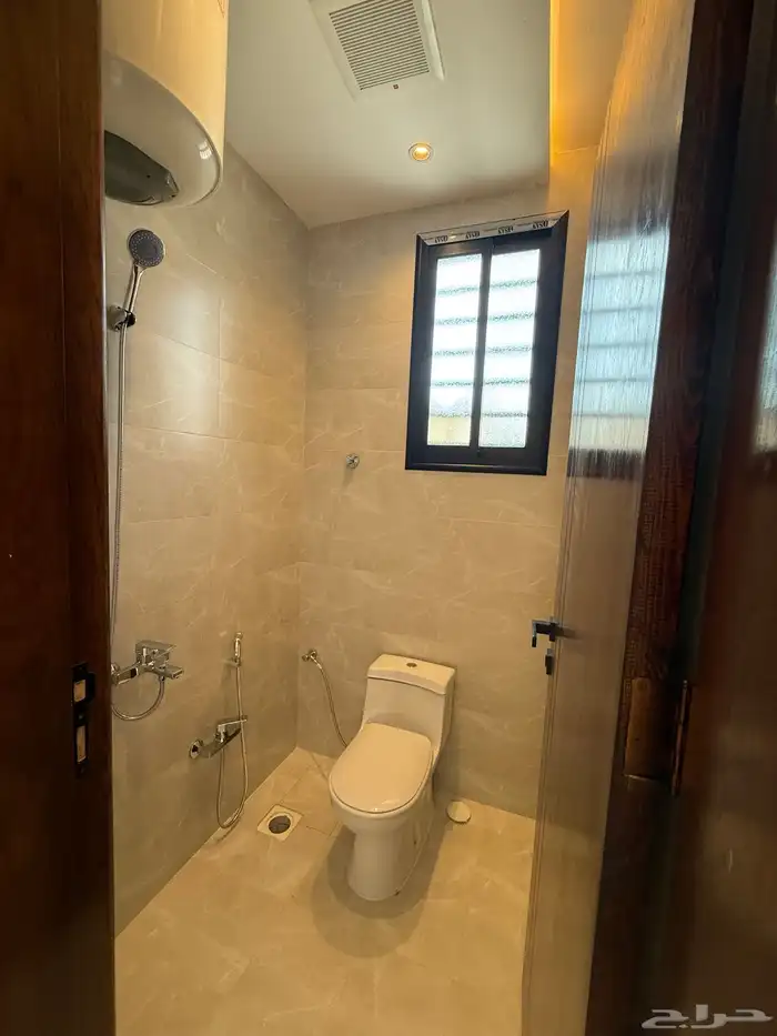 للبيع شقه ارضيه بحوش وشقه علويه بسطح حي الزهور المحاله ابها 8