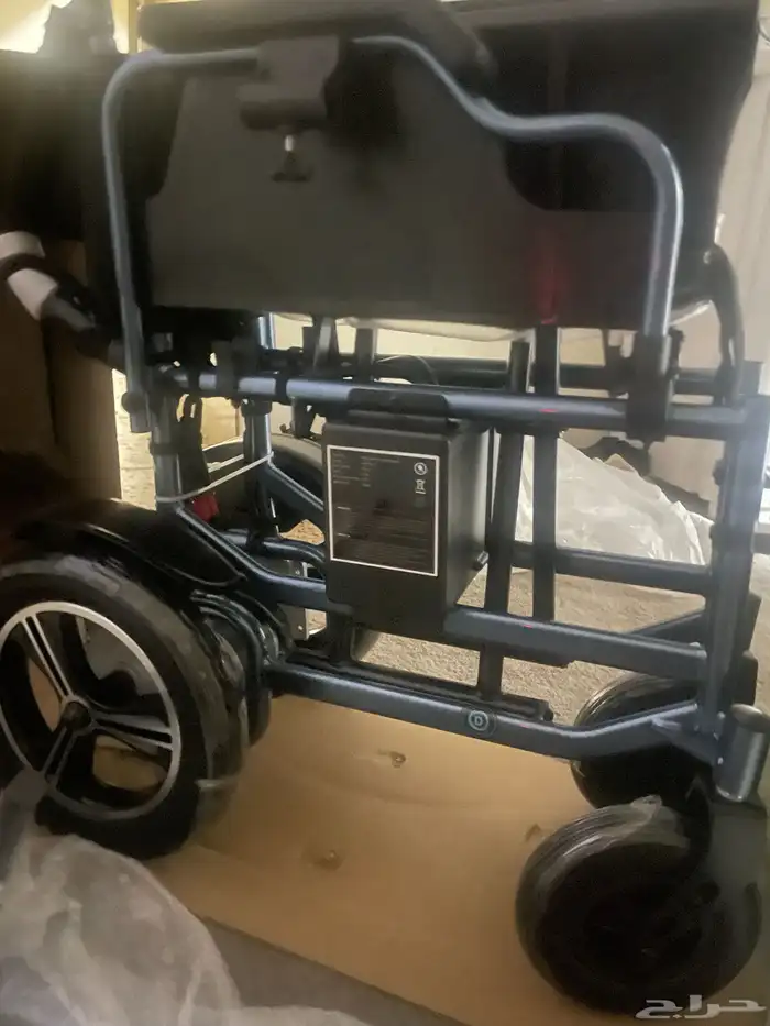 كرسي كهربائي متحرك لذوي الاحتياجات الخاصه 14