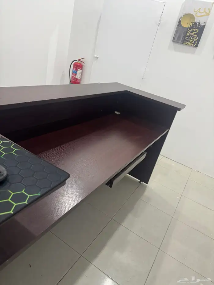للبيع طاولة استقبال 4