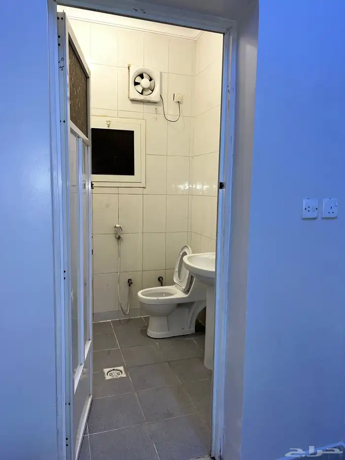 شقه للإيجار غرفتين وحامين ومدخلين 7