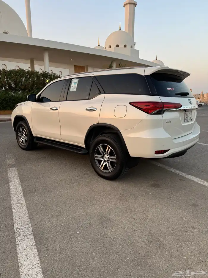 فورتشنر 2022 6 سلندر VX 21