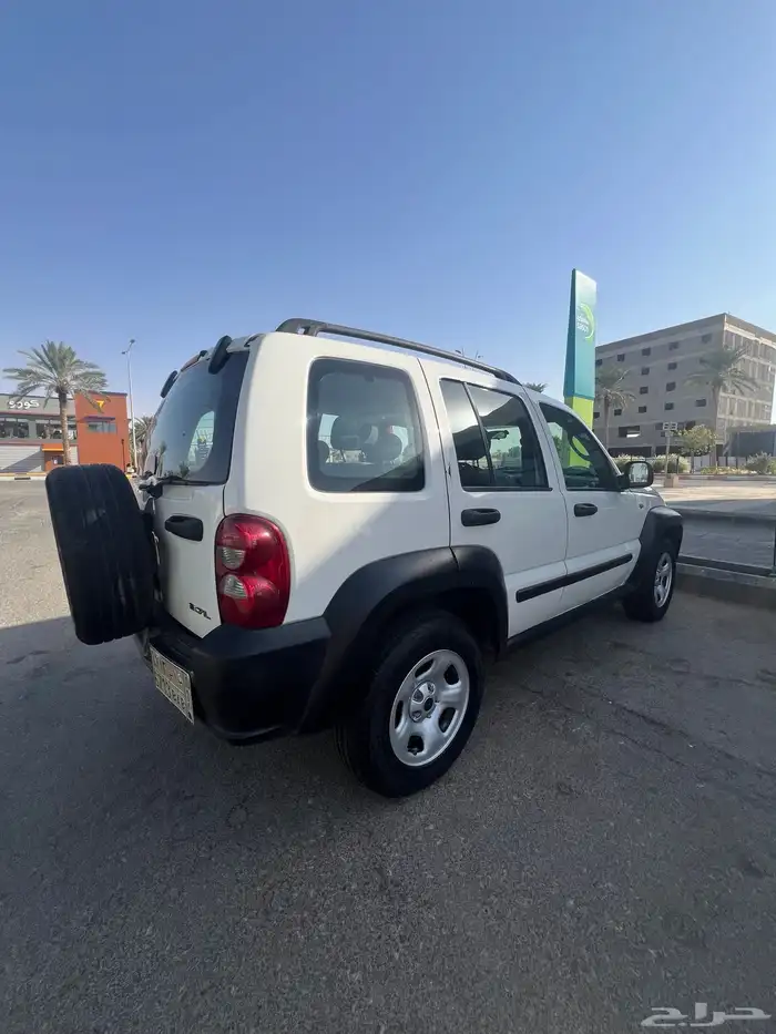 جيب شيروكي ليبرتي 2006 3