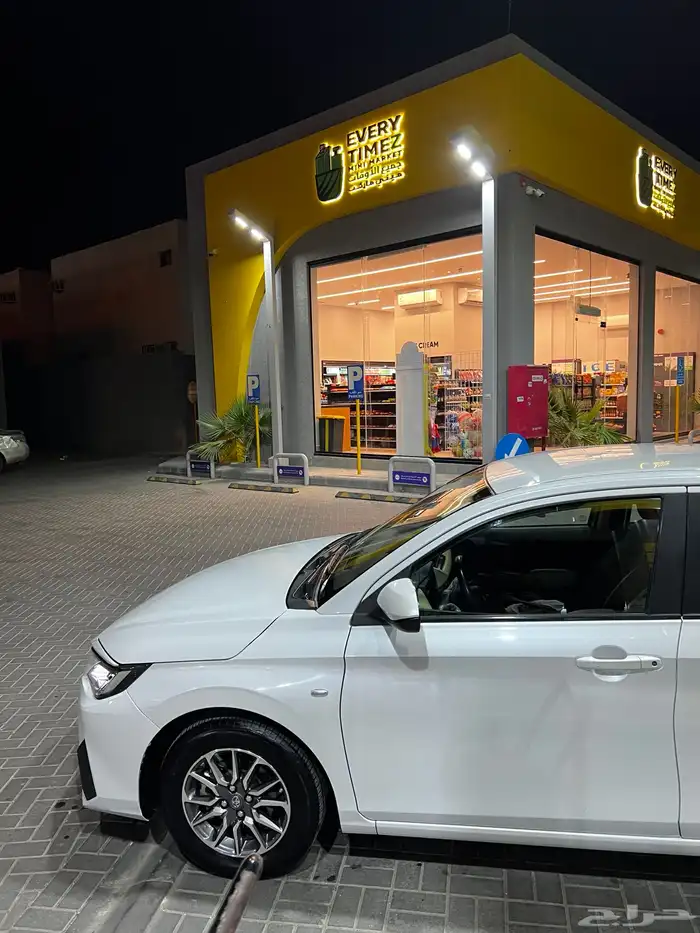 للبيع تويوتا يارس 2023 وكاله شرط 14