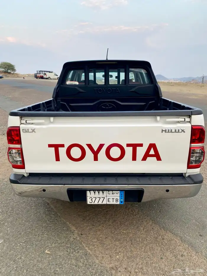 هايلوكس 2013 قير اتوماتيك (مخزن) 10