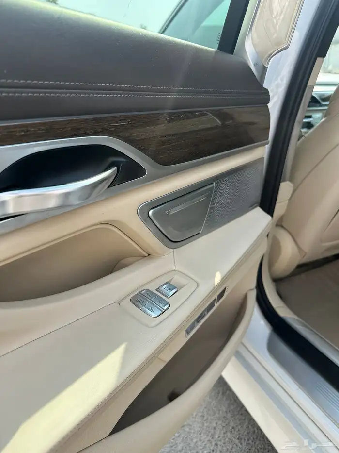 BMW 750Li M kit 2016. للبيع 20