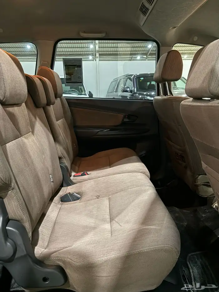 تايوتا افانزا 2017 عائليه ثلاث صفوف اقتصاديه 13