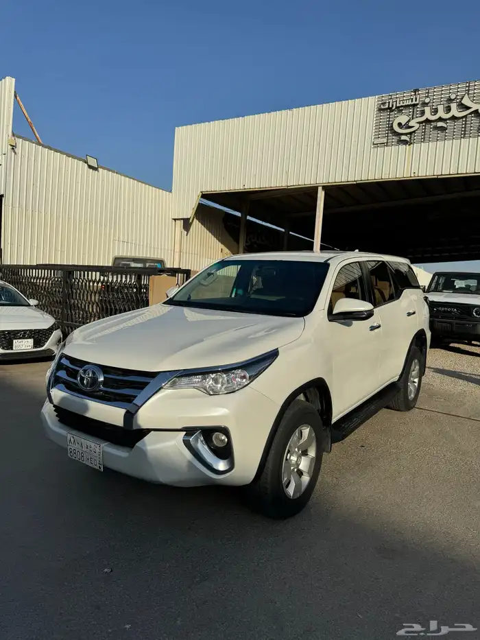 تويوتا فورتشنر 2019 ديزل سعودي عداد 333000 اللون ابيض 1