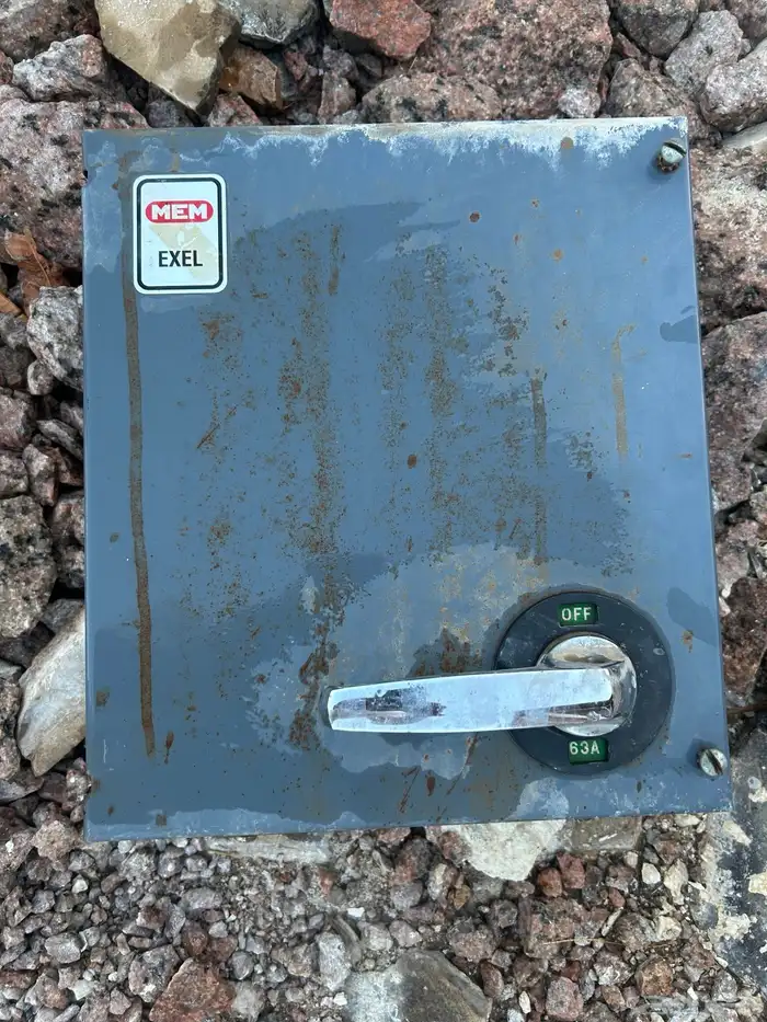 قاطع كهربائي اصلي 0