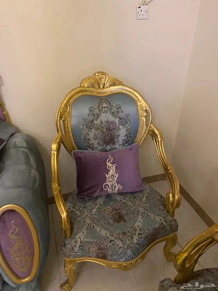 كنب 5 قطع للبيع مع الستاره والفرشه 1700 3