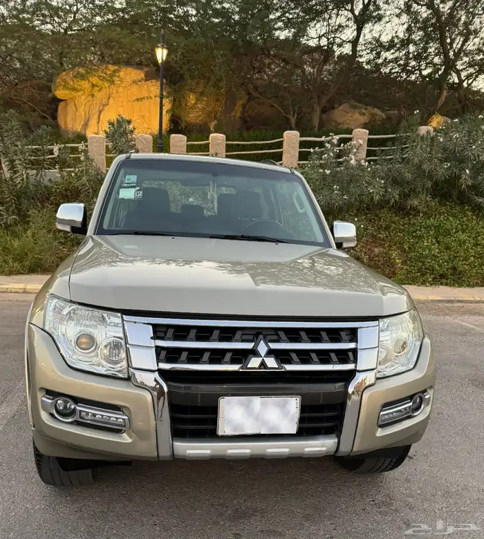 باجيرو ميتسوبيشي ربع موديل 2016 0